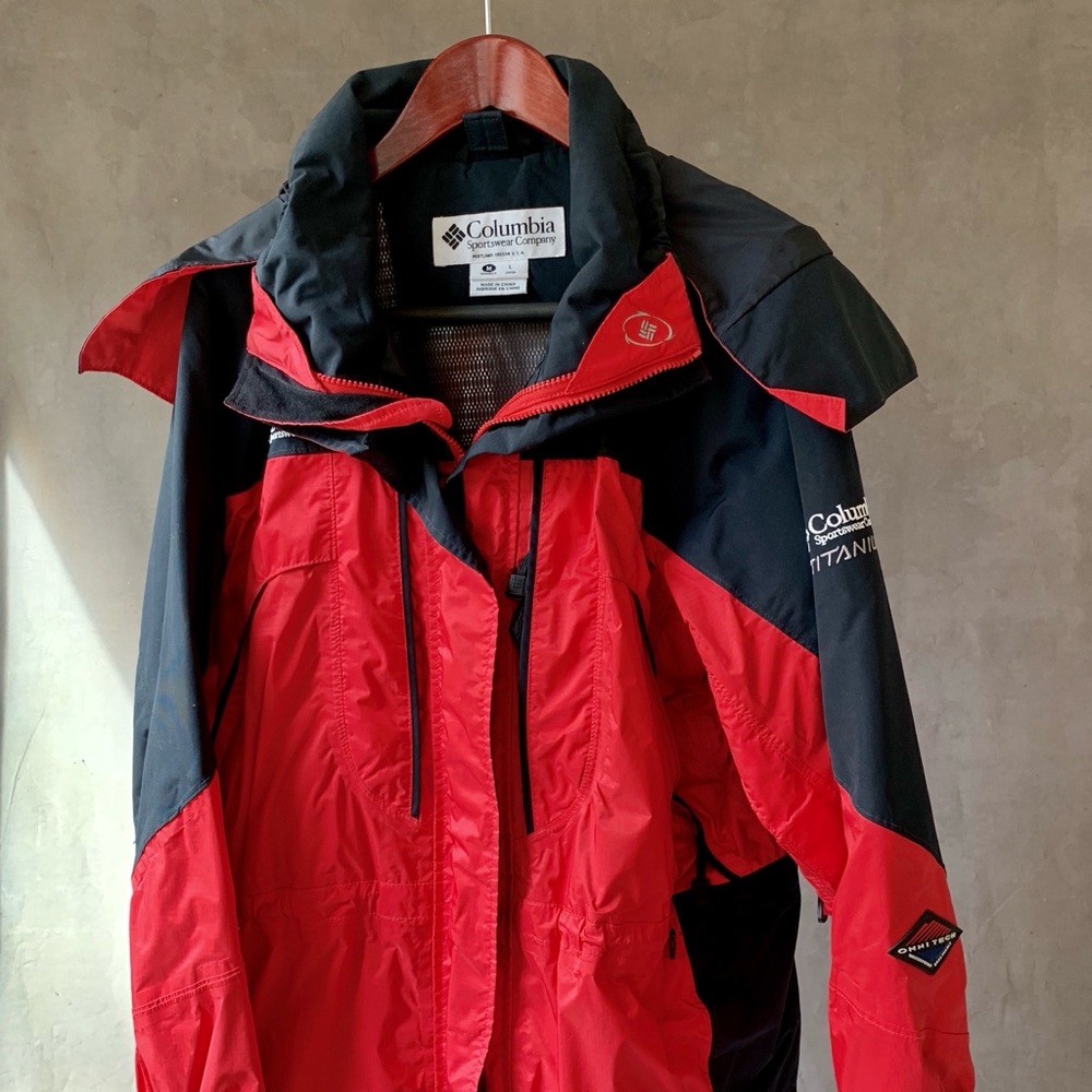 CORRECTION:  Columbia Ski Jacket size LARGE